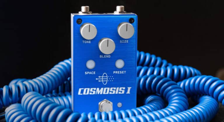 the cosmosis 1 guitar pedal by pigtronics wrapped in a coily cable