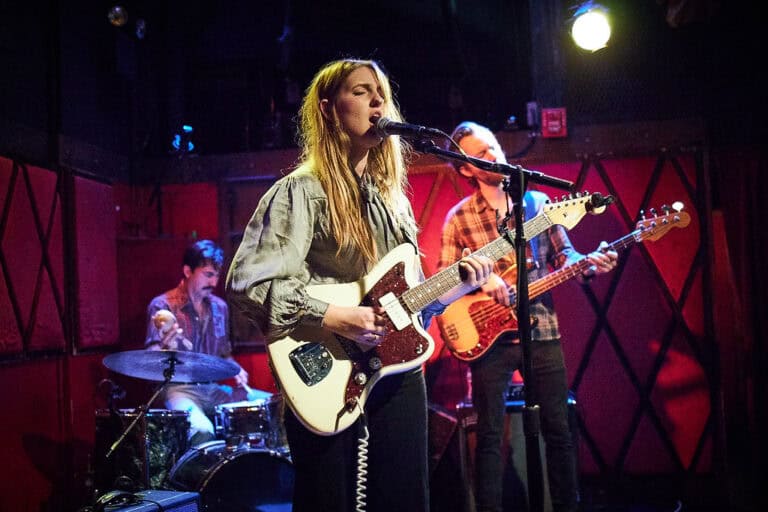 Exploring the Unique Guitar Style of Madison Cunningham